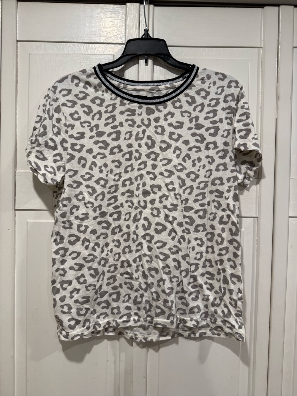 Abercrombie and fitch leopard t shirt size small